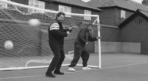 {{ otherArticle[0].article.title }}