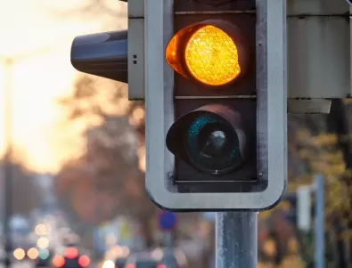 Когато няма ток, когато няма светофари: В Киев има начин да няма катастрофи (ВИДЕО)