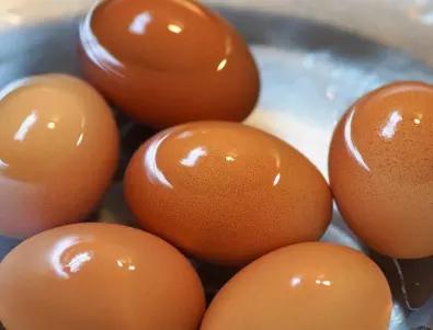 Задължително направете този ТРИК с яйцата за Великден, преди да ги сложите да се варят 
