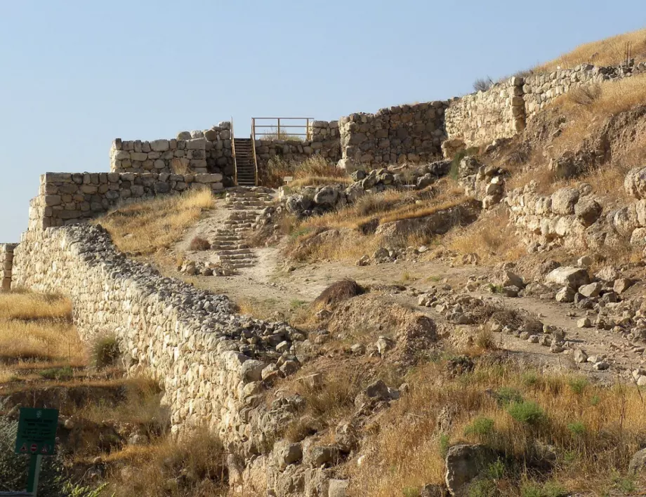 Асирийците превзели древен библейски град с 3 милиона камъни