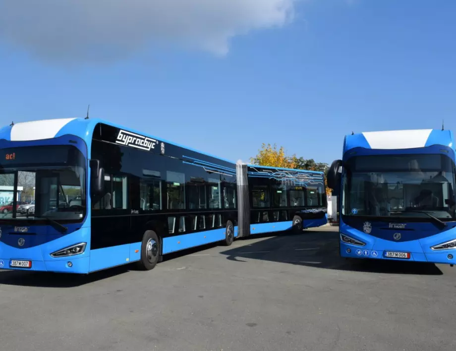 Първите 4 нови електробуса возят пътници в Бургас