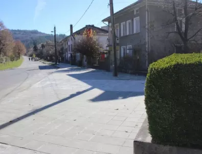 Готови са новите тротоари в Плачковци
