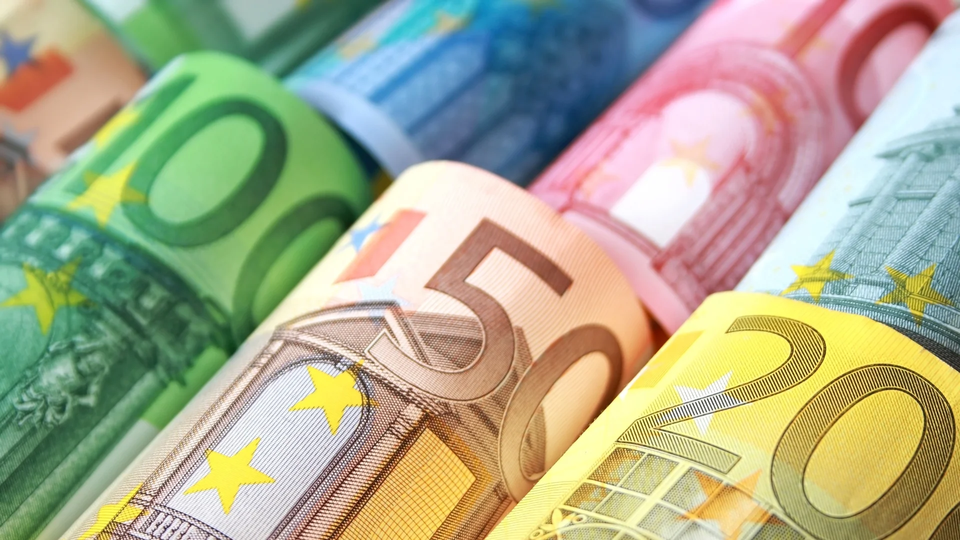 Обрат: Курсът на еврото рязко смени посоката