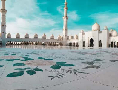 Първият в света хотел на „Warner Bros“ с официално откриване в Абу Даби (ВИДЕО)