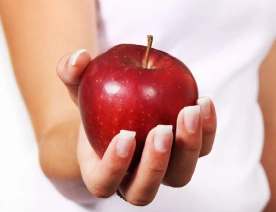 Учени разкриха какво се случва с жените, които ядат по 2 ябълки на ден