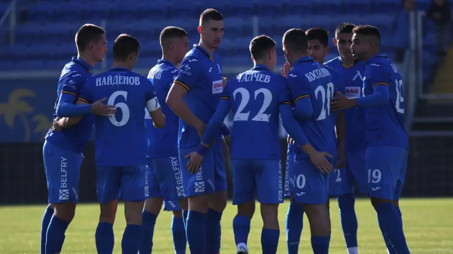 Дребни проблеми в Левски - трима не тренираха преди мача с Ботев Враца