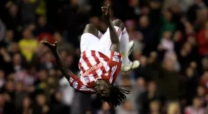 Най-великото "гмуркане" за дузпа - със задно салто (ВИДЕО)