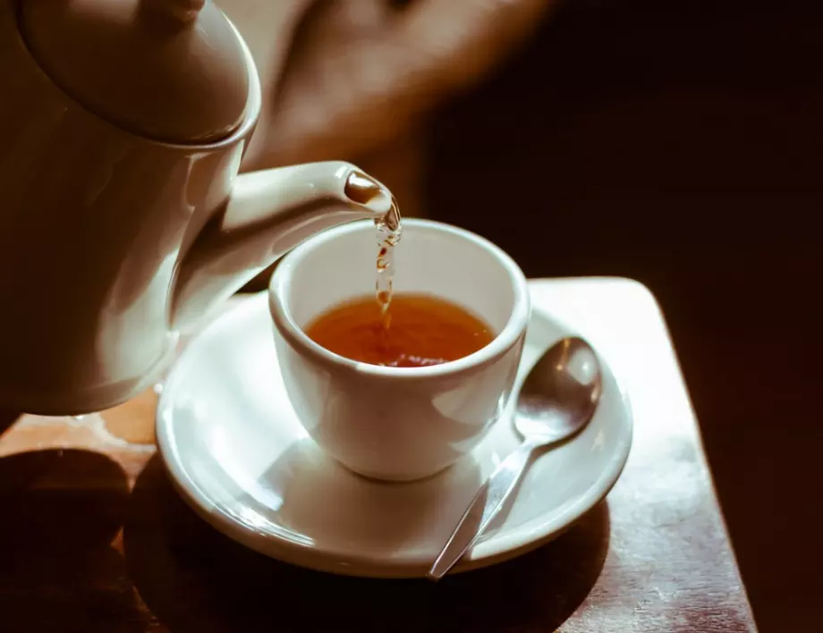 Никога не сипвайте студена вода в чая - вредно е за здравето