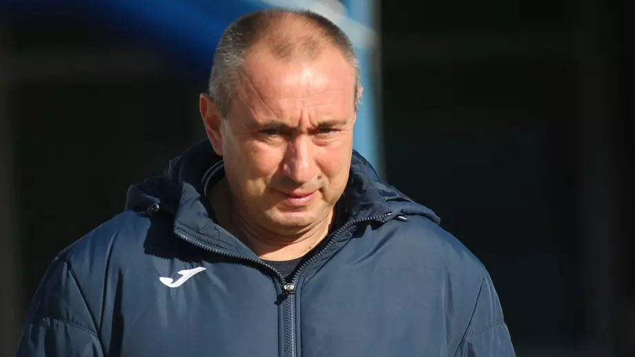 Станимир Стоилов: Не е добре Левски да губи, децата се стараят много, но им е рано за първия отбор