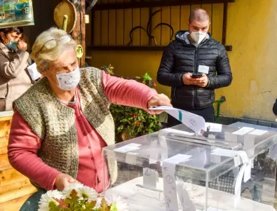 Файненшъл таймс: Българските избиратели очакват от новата власт да укроти пандемията и скока на цените