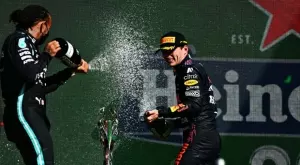 Драма във Формула 1? Верстапен с ретроспективно наказание заради инцидента с Хамилтън? (ВИДЕО)