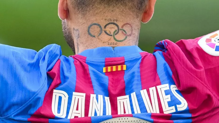 Барселона може да предложи "специален" договор на Дани Алвеш