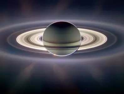 Пръстените на Сатурн може да са се образували от сблъсъка на две луни