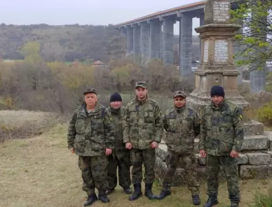 Реновираха военен паметник до село Елешница