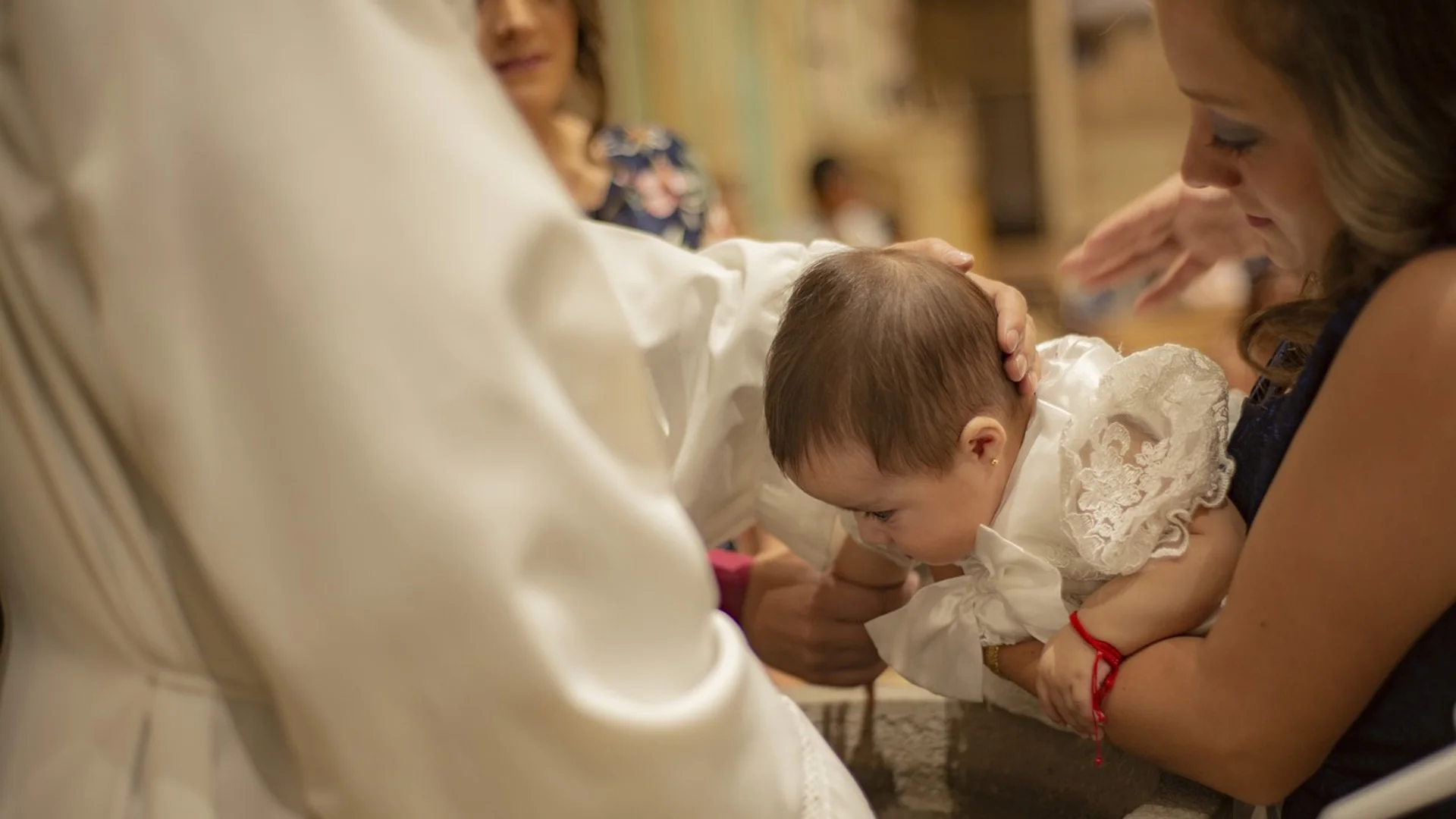 Какво е най-добре да се подарява на кръщене