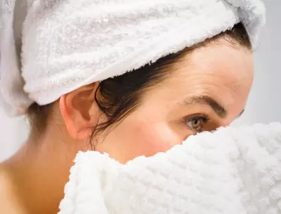 Защо е вредно да увивате косата си след баня?