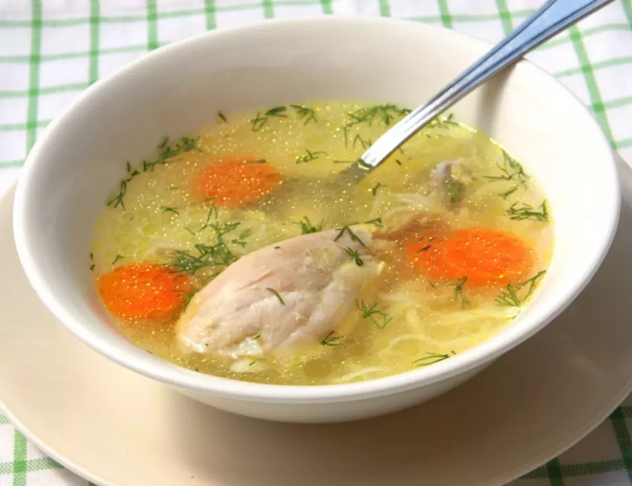 Рецепта за сръбската пилешка супа, по която всички в интернет са полудели
