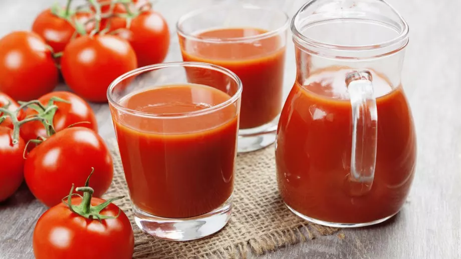 Защо е желателно редовно да пием доматен сок