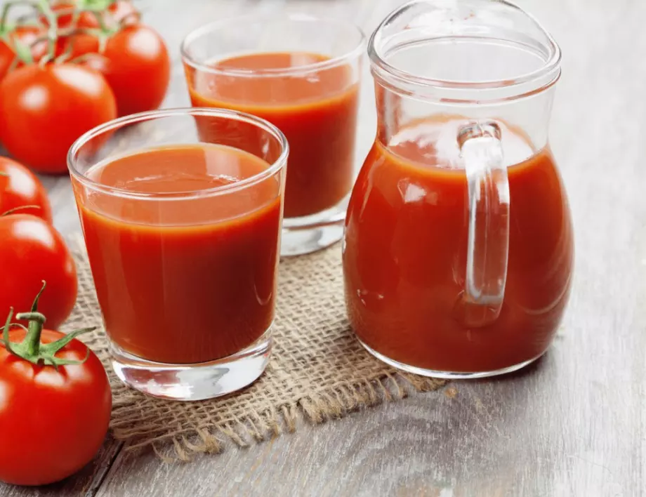 Възрастните хора на Запад използват доматения сок за лечение