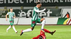 Футболни мачове по ТВ: Програмата за 15 април (петък)