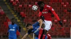 {{ otherArticle[0].article.title }}