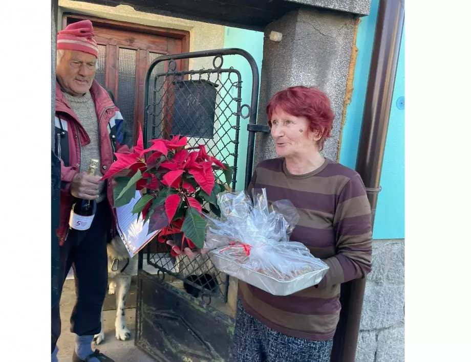 Владимир Георгиев изпрати подаръци на всички двойки, празнуващи златна сватба в Самоков
