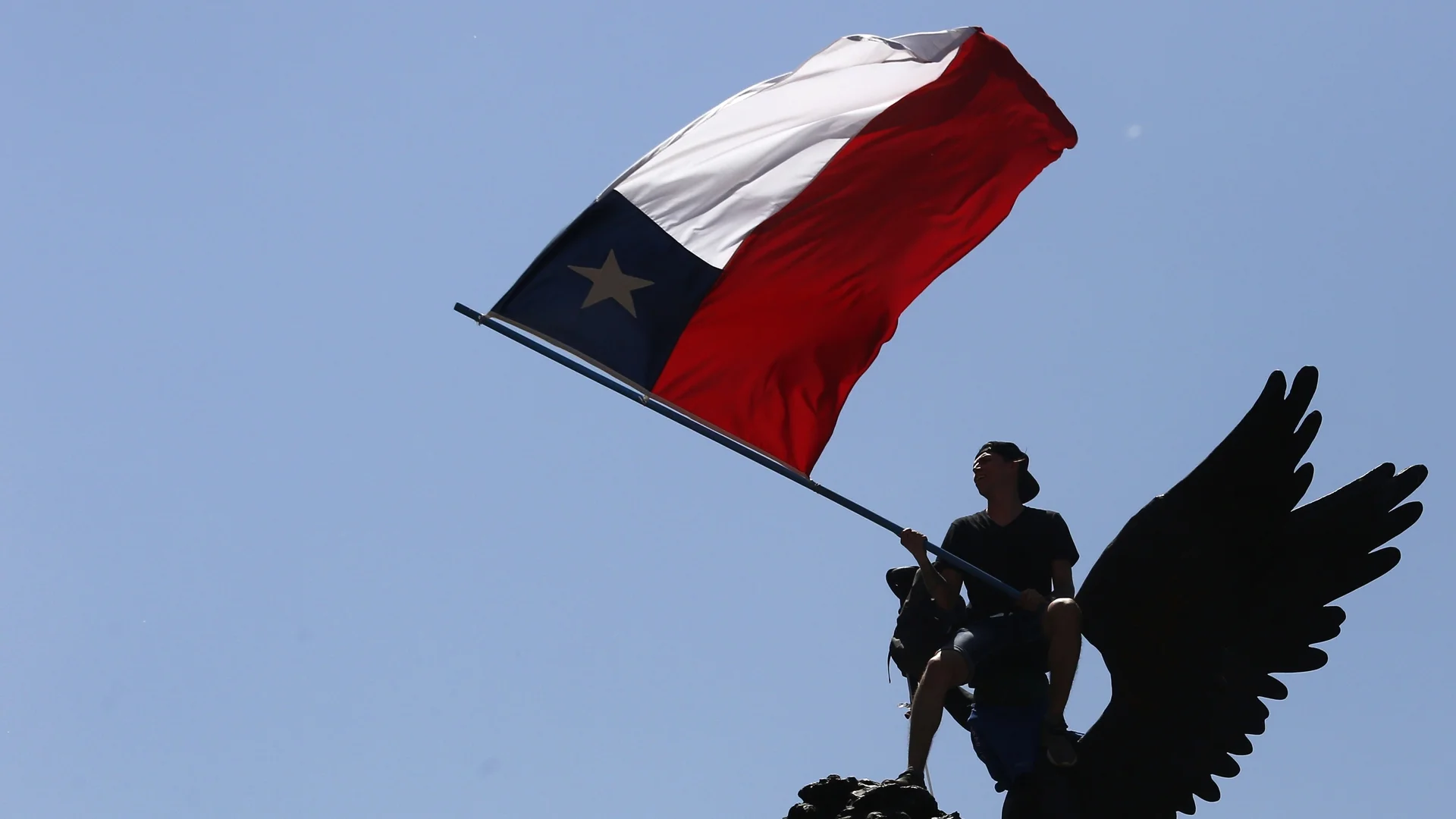 Чили отхвърли проекта за нова Конституция