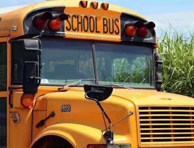 Хванаха без книжка шофьор на училищен автобус в Гърция