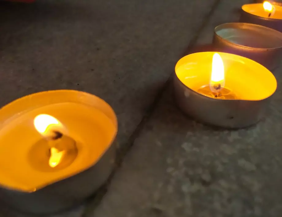 Ден на траур в Бузовград заради смъртта на 14-годишно момче
