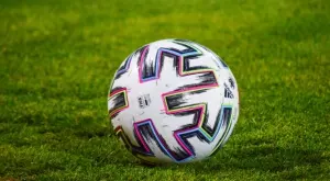 {{ otherArticle[0].article.title }}