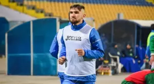 Черноморец Одеса представи бивш играч на Левски... с глава надолу, нарисуван и до тигър (СНИМКА)