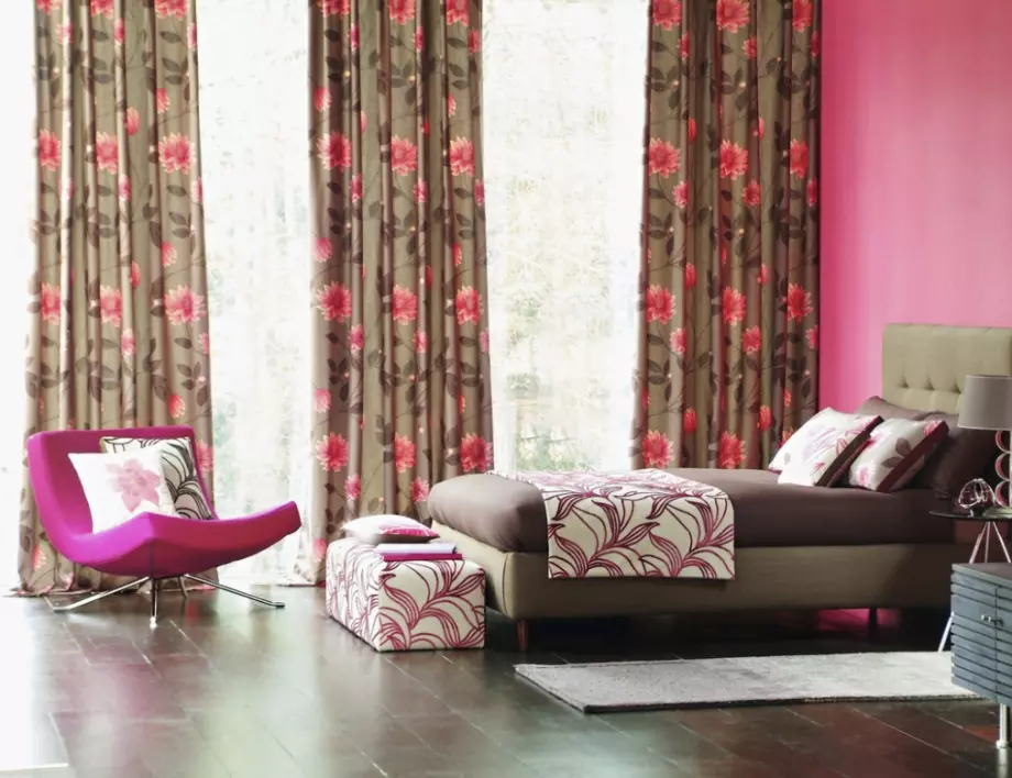 По стените или по мебелите – как да изберем цвета на завесите