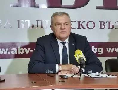 Румен Петков алармира за източване на държавата чрез адвокатски услуги