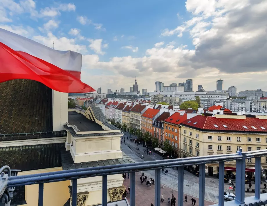 По-строги ограничения за коледните празници в Полша 