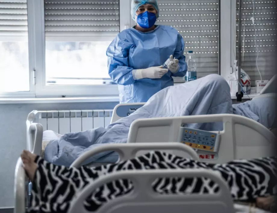 Коронавирусът в България: Сериозен ръст на заразените и починалите в последния отчет