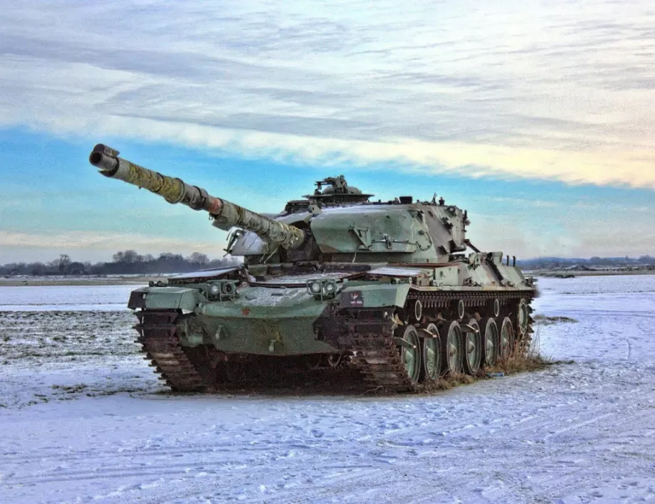 Колона от танкове навлезе в Донецк 