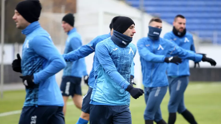 Мъри Стоилов обяви 17 играчи, на които ще разчита за мача на Левски с Берое