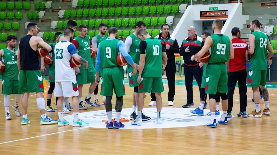 България допусна тежка загуба от Литва на старта на световните квалификации по баскетбол (ВИДЕО)