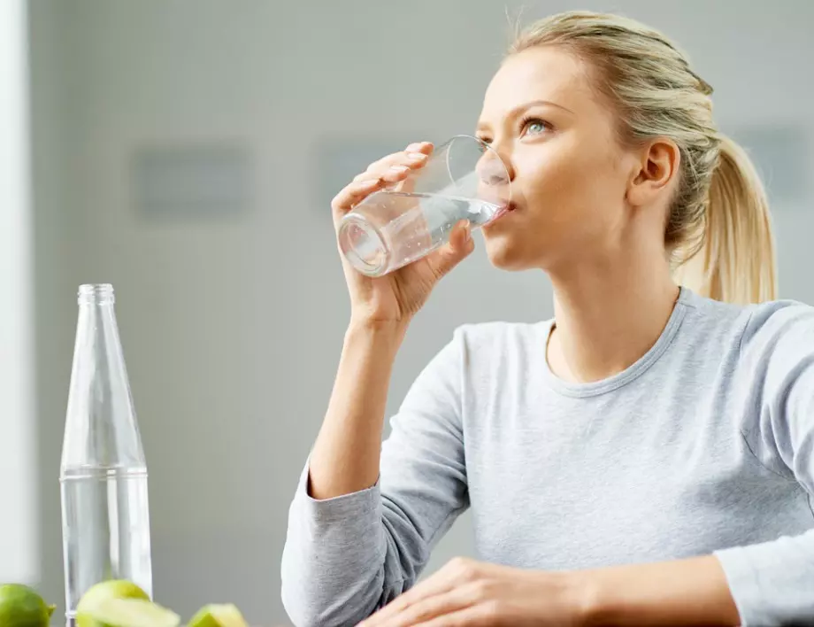 Как да пием горещата вода, така че да ни предпазва от куп болести