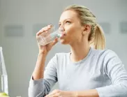 Трябва ли да пиете много вода след повръщане?