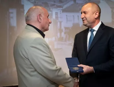 Журналистът Симеон Идакиев получи Почетния знак на президента
