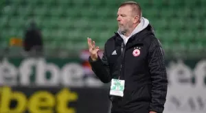 {{ otherArticle[0].article.title }}