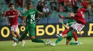 {{ otherArticle[0].article.title }}