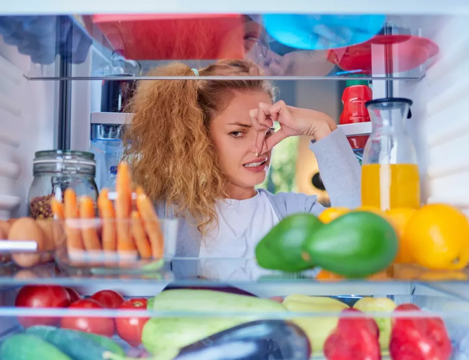 Как да изгоним лошата миризма от хладилника 