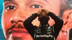 Мерцедес се разгневи и пуснаха два протеста срещу Формула 1 и Верстапен