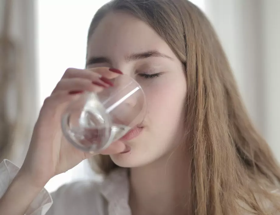 Какво ще се случи с тялото ни, ако пием само вода 