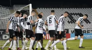 {{ otherArticle[0].article.title }}