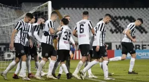 {{ otherArticle[0].article.title }}