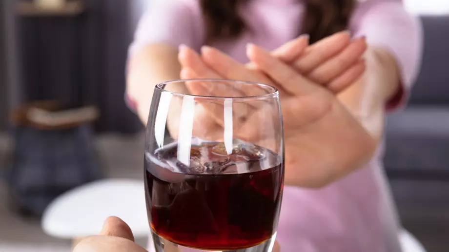 Какво се случва с черния дроб и мозъка, ако прекалите с алкохола?