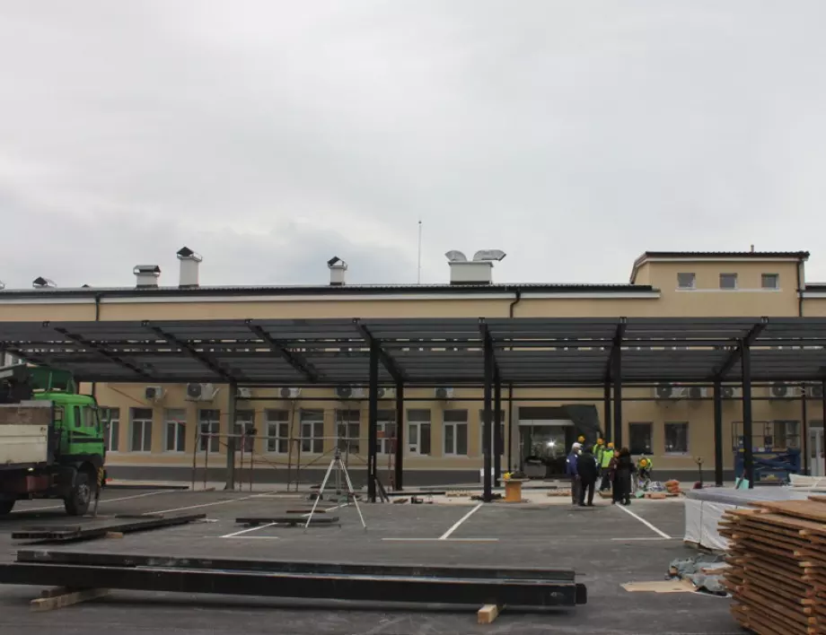 Основният ремонт на Автогара Плевен ще завърши в срок (СНИМКИ)